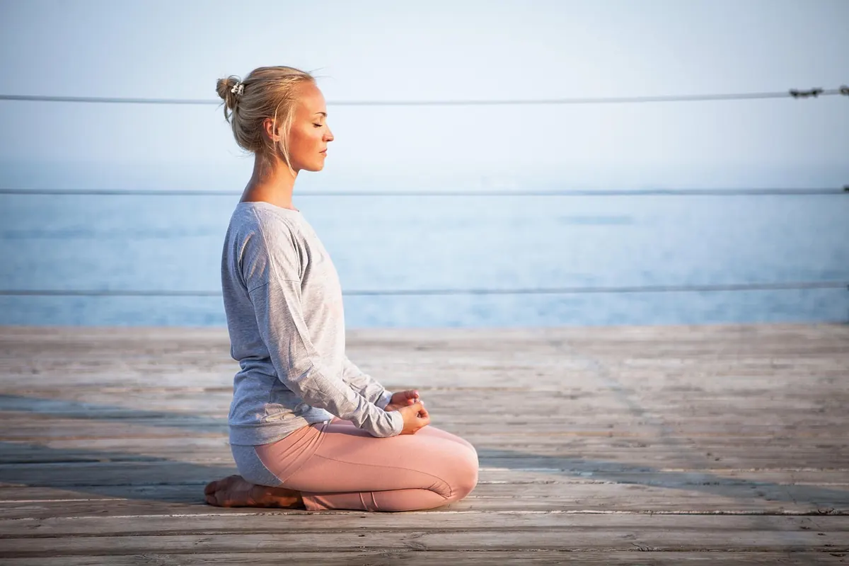 How to Start a 5-Minute Breath Meditation (Even If You Can't Sit Still)